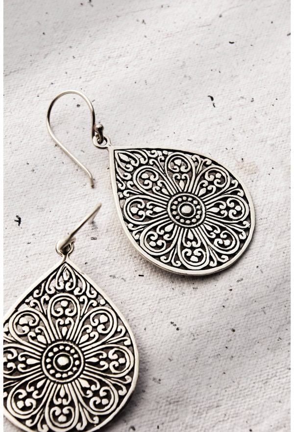 GLORIOUS TEARDROP EARRINGS - Image 2